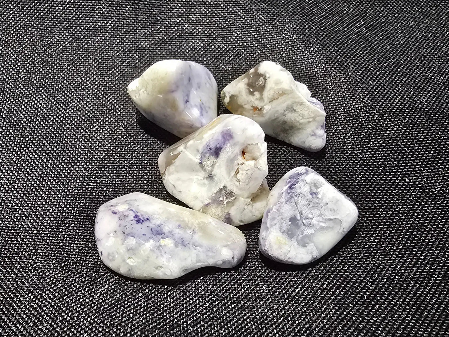 Opal tumble stone