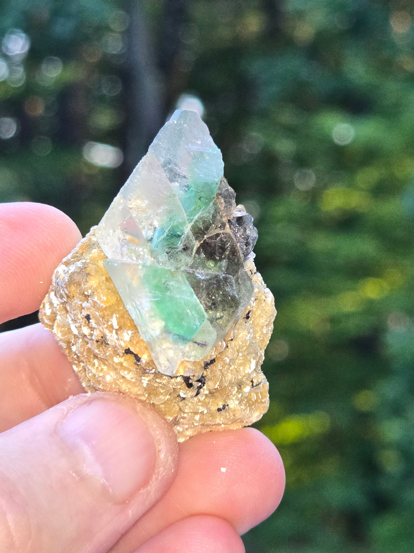 Erongo Fluorite Specimen ā Natural Mineral Crystal from Namibia