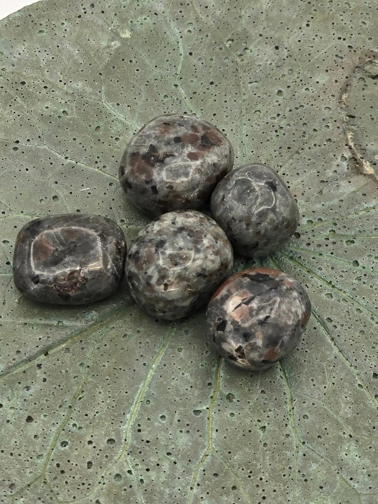 S tumble stone