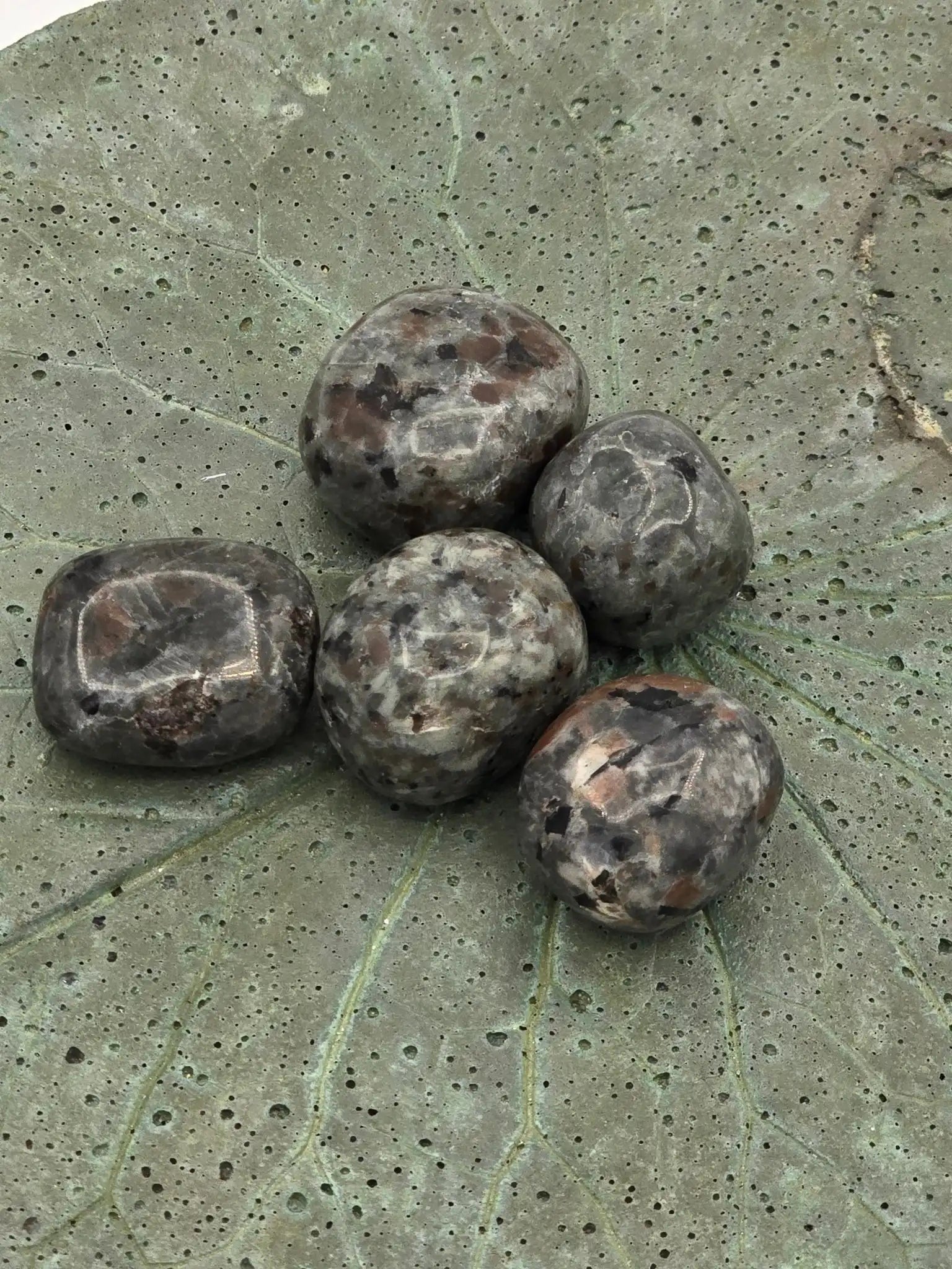 S tumble stone