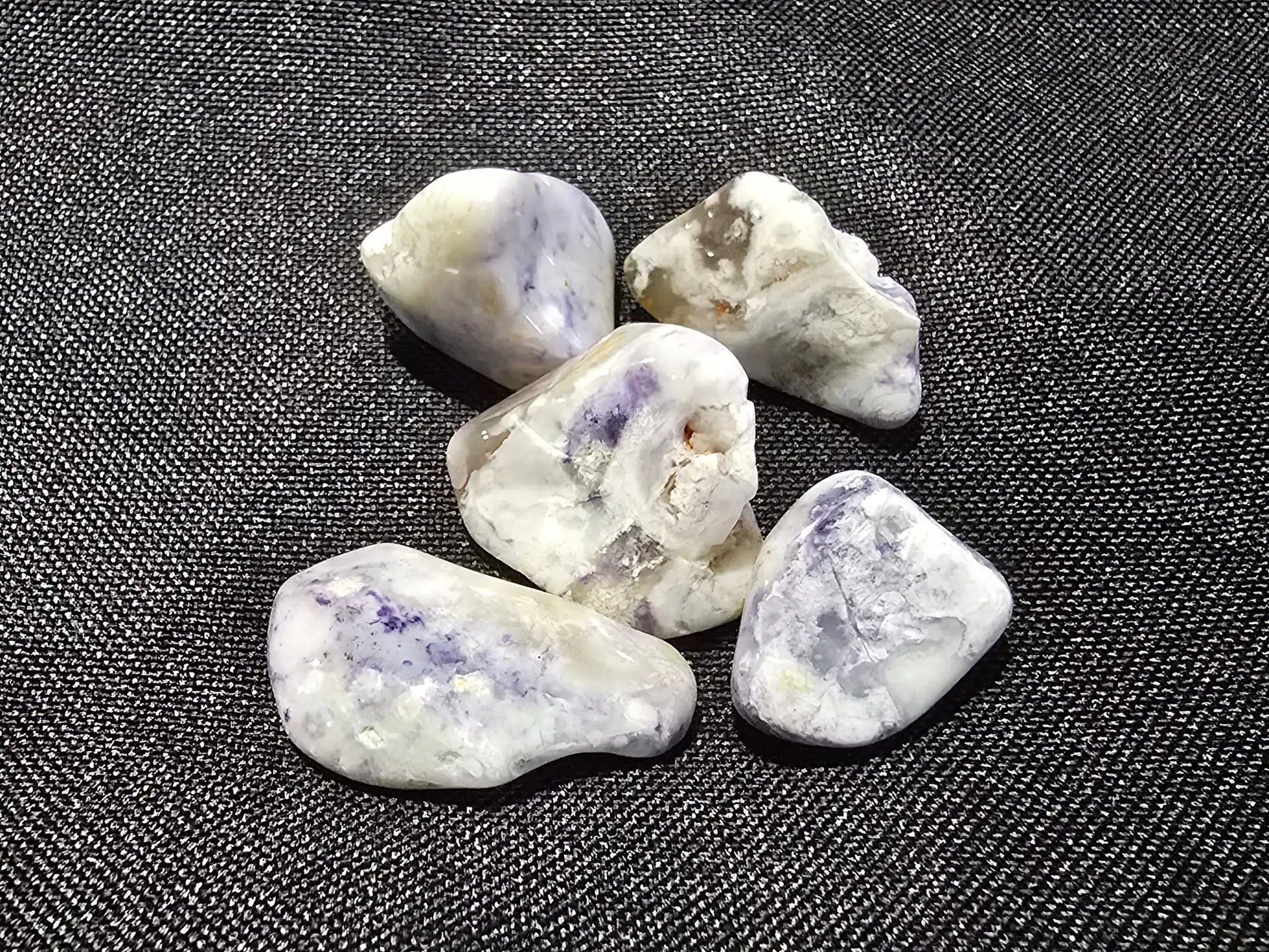 Opal tumble stone