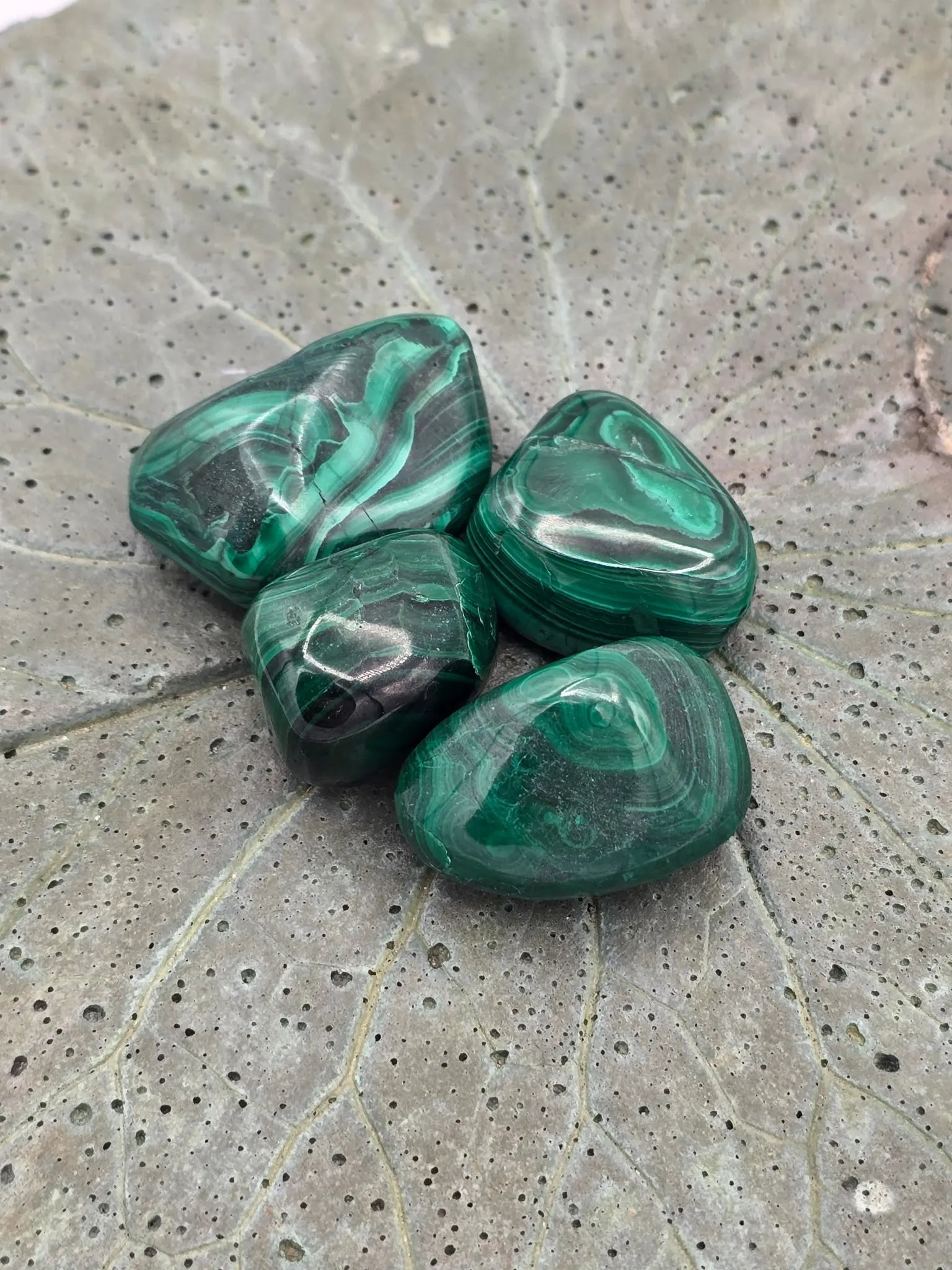 Malachite tumble stone