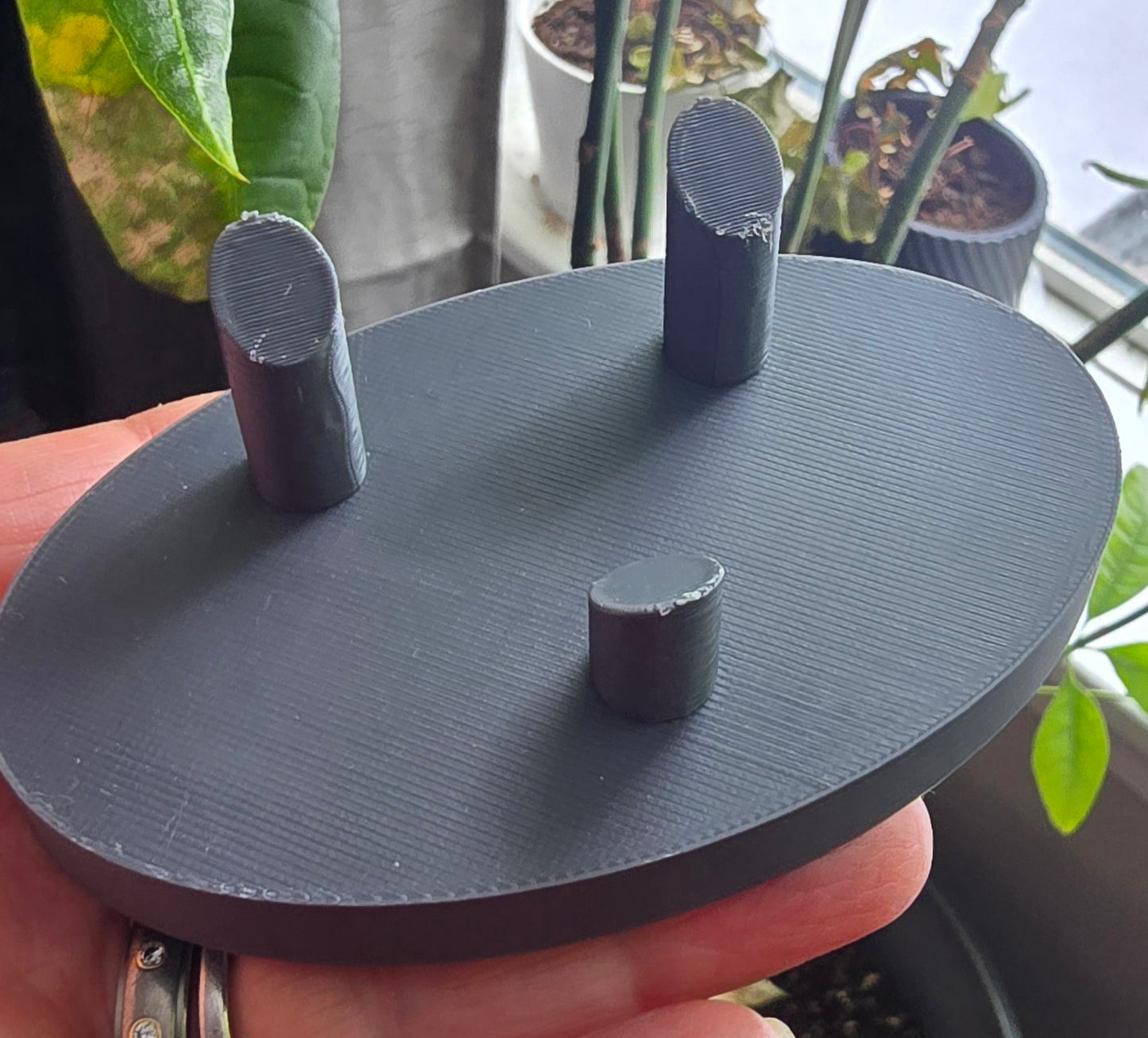 Crystal Display Stand – Oval Base Holder (3D Printed)