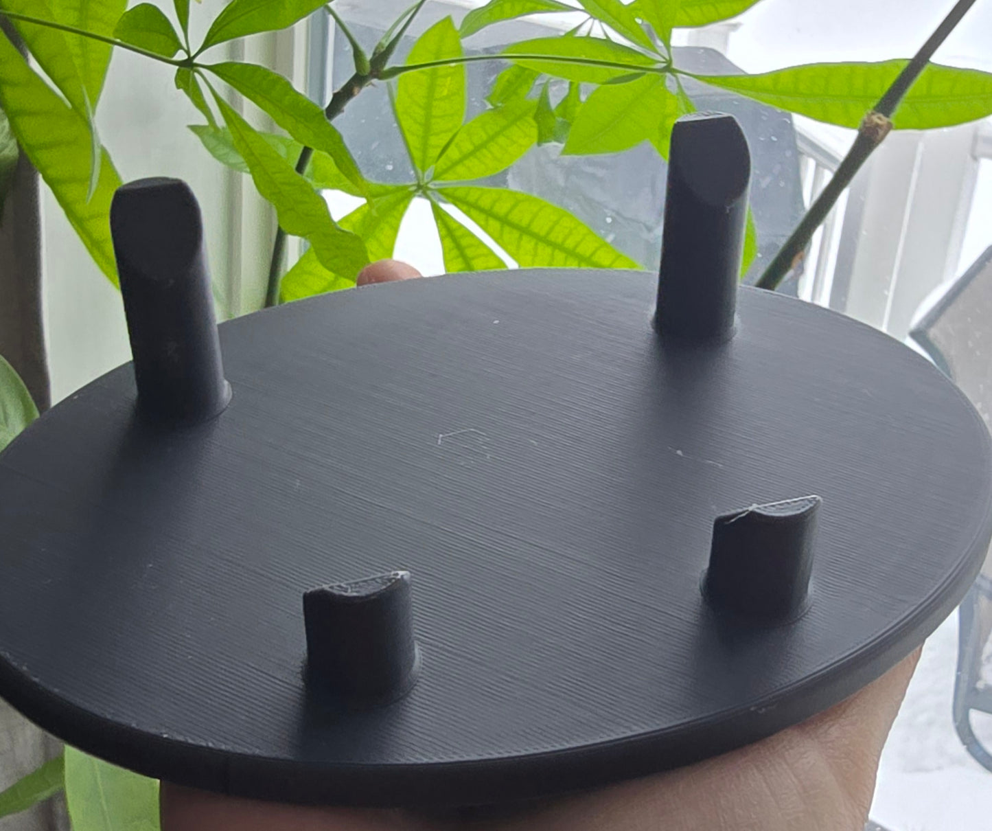 Dark Gray Crystal Display Stand – 4-Prong 3D Printed Mineral Holder
