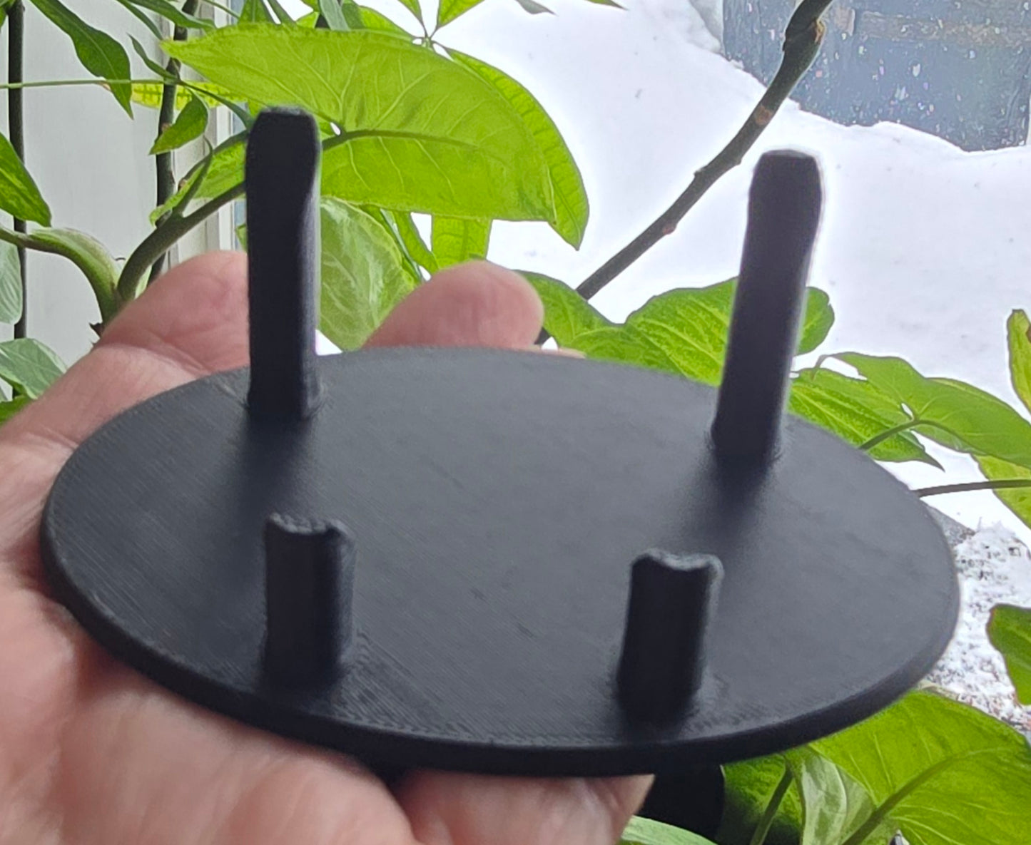Black Crystal Display Stand – 4-Prong 3D Printed Mineral Holder