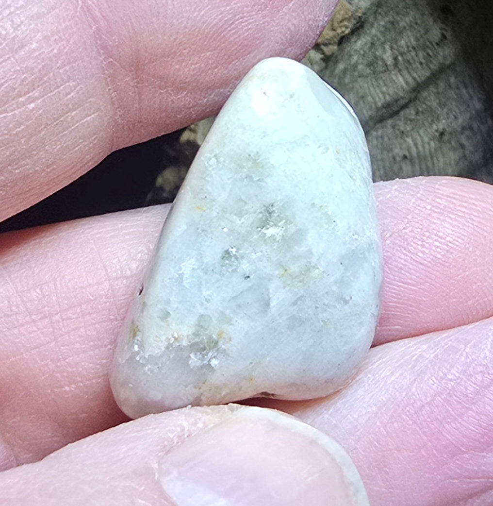Cassiterite tumble stone