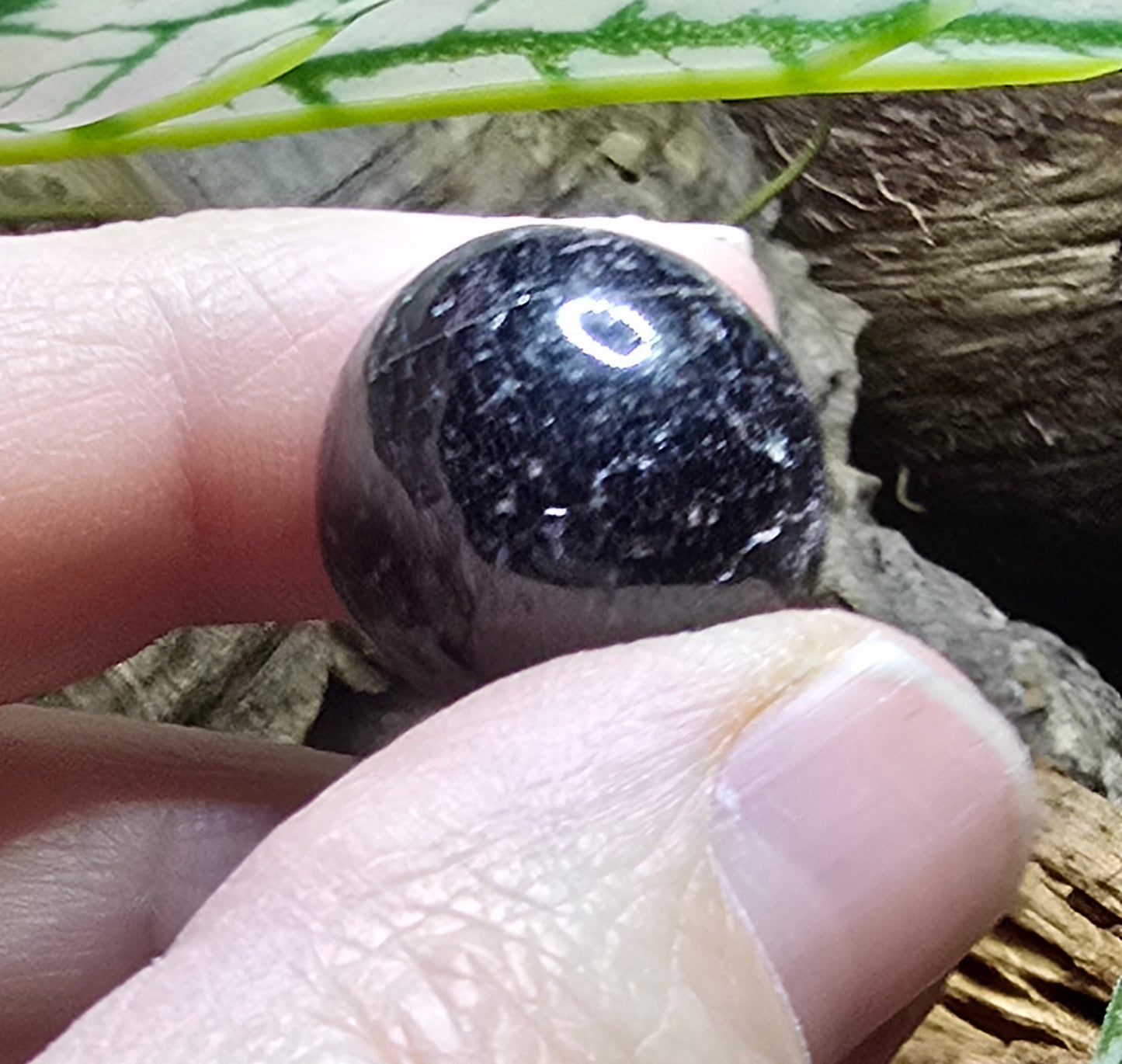 Garnet Tumble Stone – Natural Polished Stone