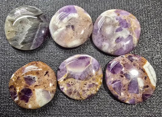 Dream Amethyst Palmstones specimen