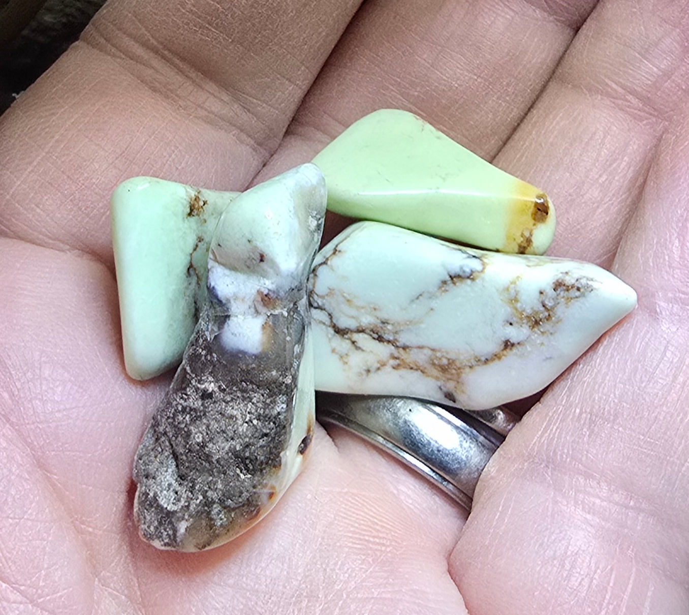 Chrysoprase tumble stone