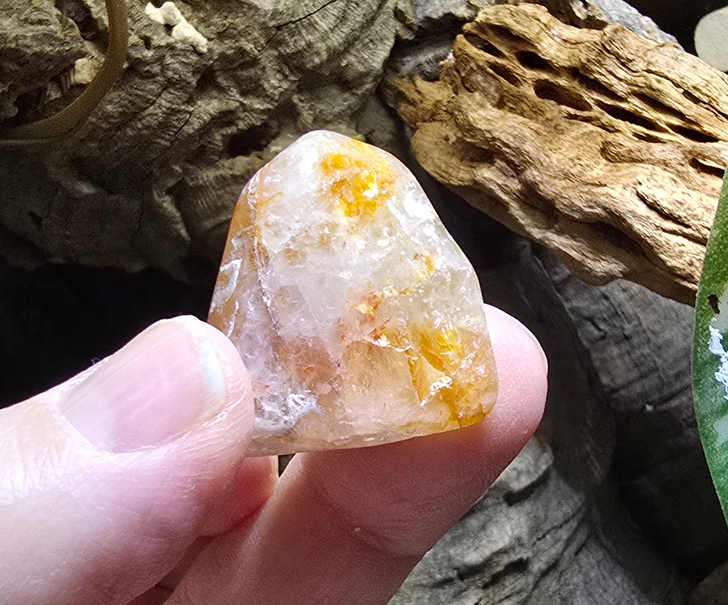 Golden Healer Quartz Tumble – Natural Polished Stone