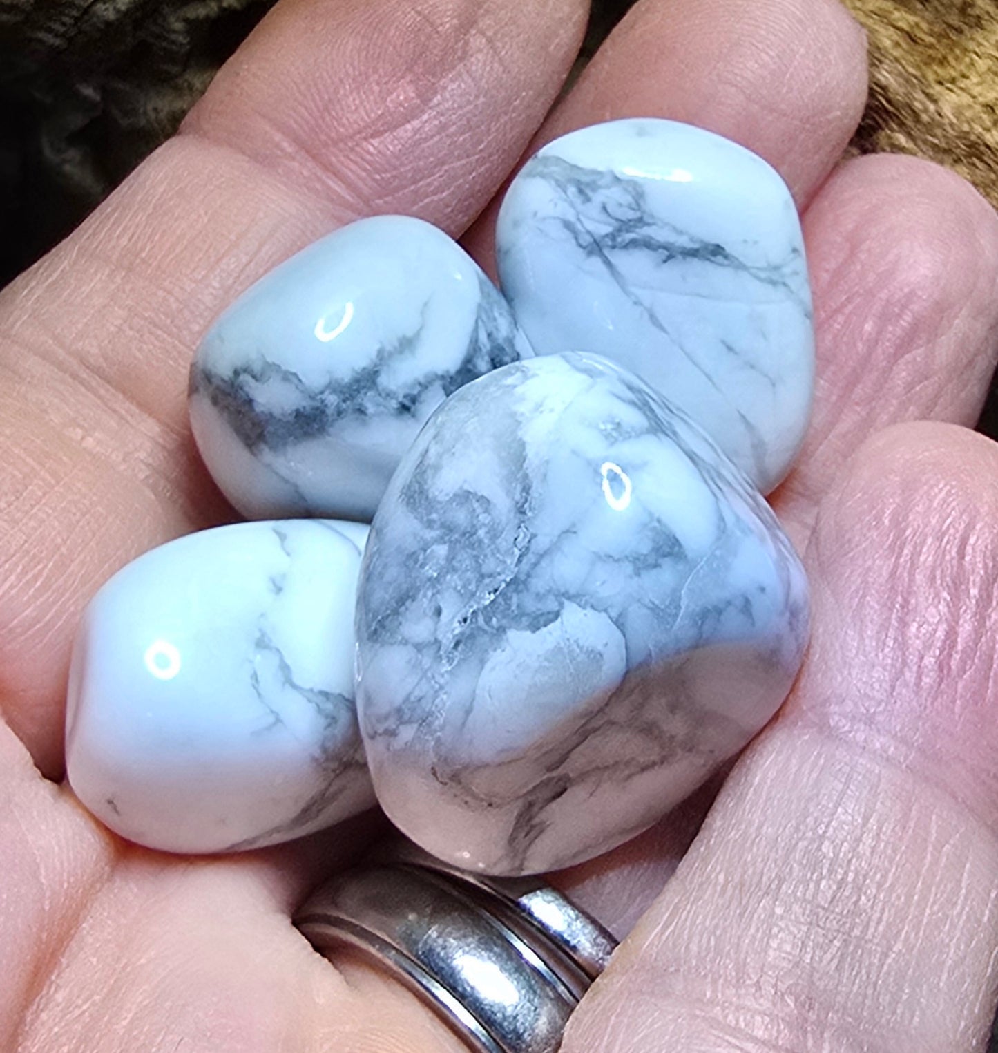 Howlite Tumble Stone – Natural Polished Stone