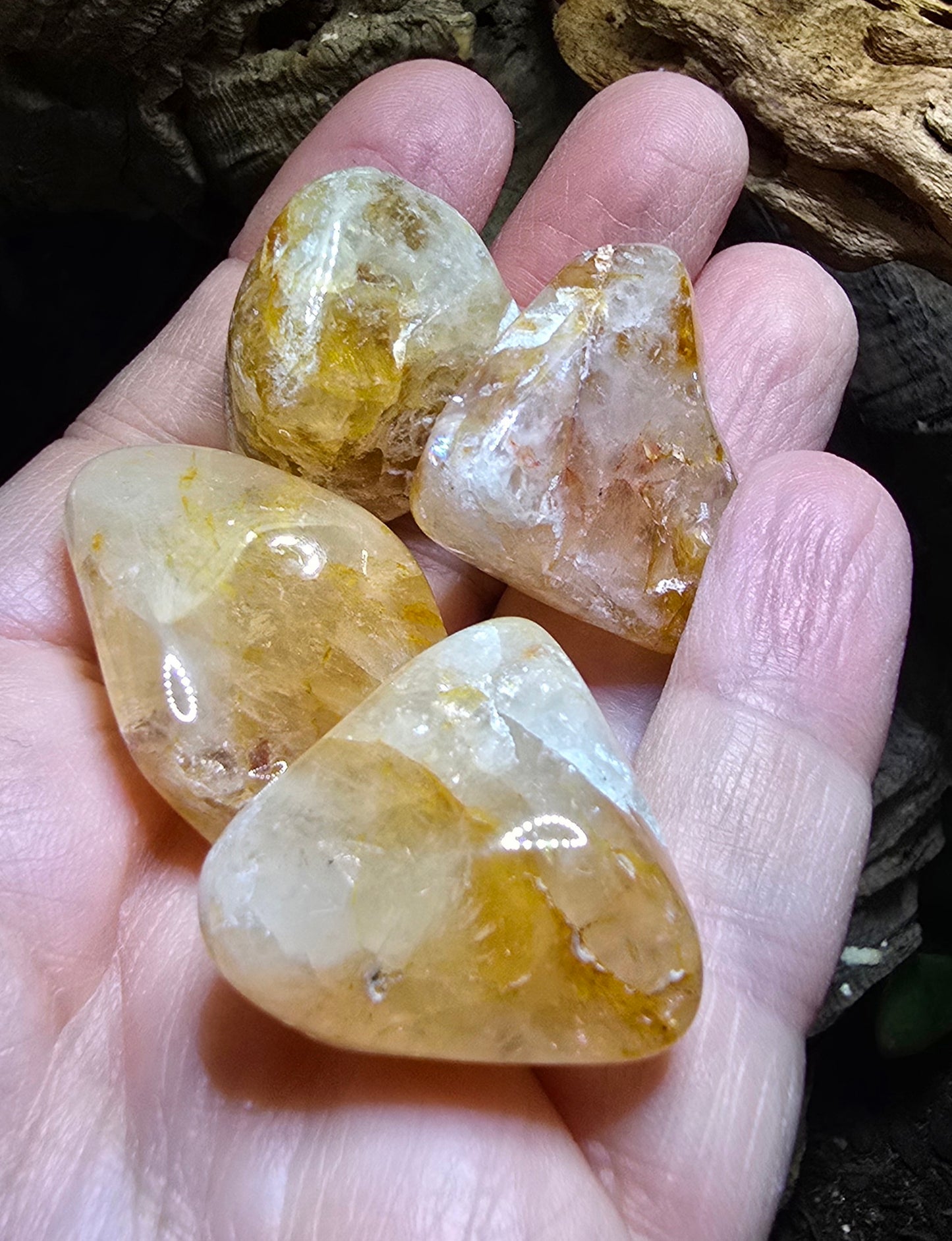 Golden Healer Quartz Tumble – Natural Polished Stone
