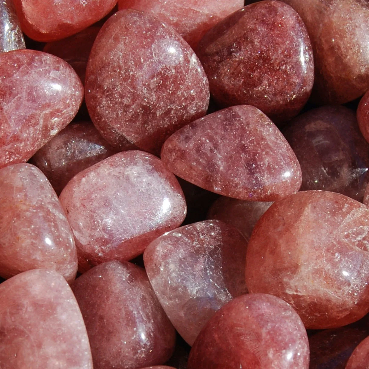 Strawberry Quartz Tumble – Natural Polished Stone